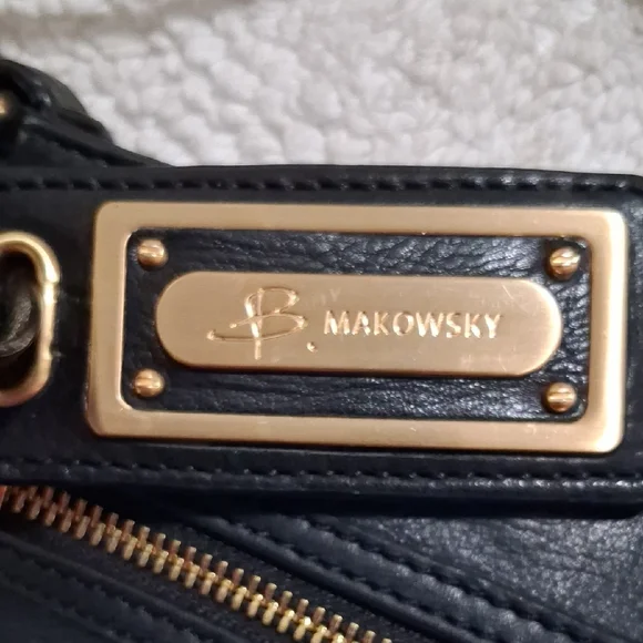 B. Makowsky Black Leather Crossbody Bag with Gold Details - Picture 2 of 8
